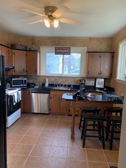 More Photos Of 129 Main, Coopersburg Office Residential For Sale