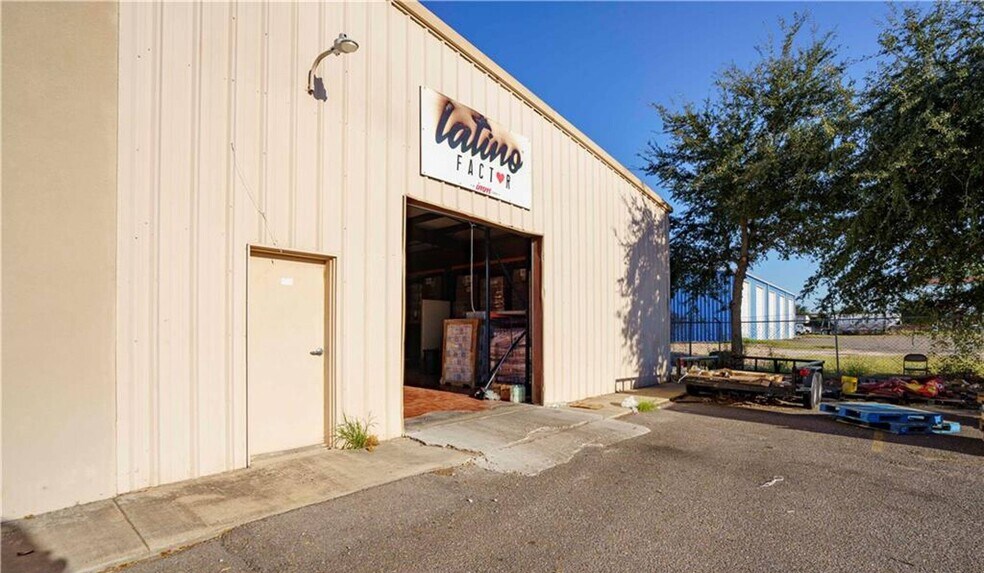 More Photos Of 2504 W Interstate Highway 2, Mission Flex For Lease
