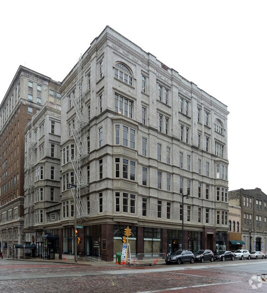 More Photos Of 759-763 N Milwaukee St, Milwaukee Office For Lease