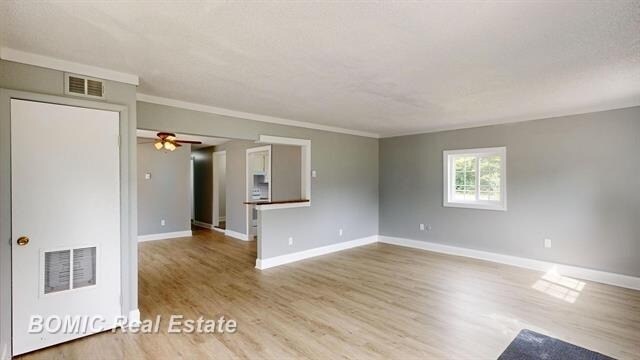 More Photos Of 9010 Dixie Hwy, Birch Run Warehouse For Lease