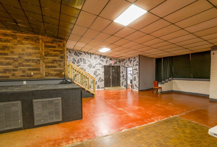 More Photos Of 735 E Interstate 10, Seguin Theater Concert Hall For Sale