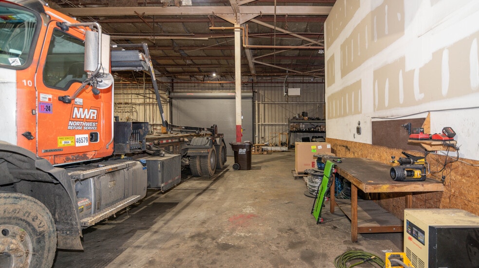 More Photos Of 2001 Windsor Ave, Baltimore Warehouse For Lease