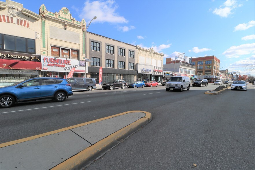 More Photos Of 686 Main Ave, Passaic Storefront For Lease