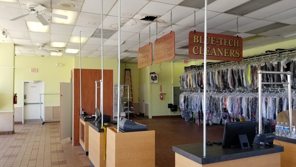 More Photos Of 7500-7558 Annapolis Rd, Lanham Unknown For Lease
