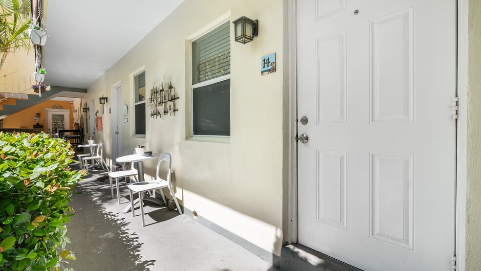 More Photos Of 3405 N Ocean Dr, Hollywood Hotel For Sale