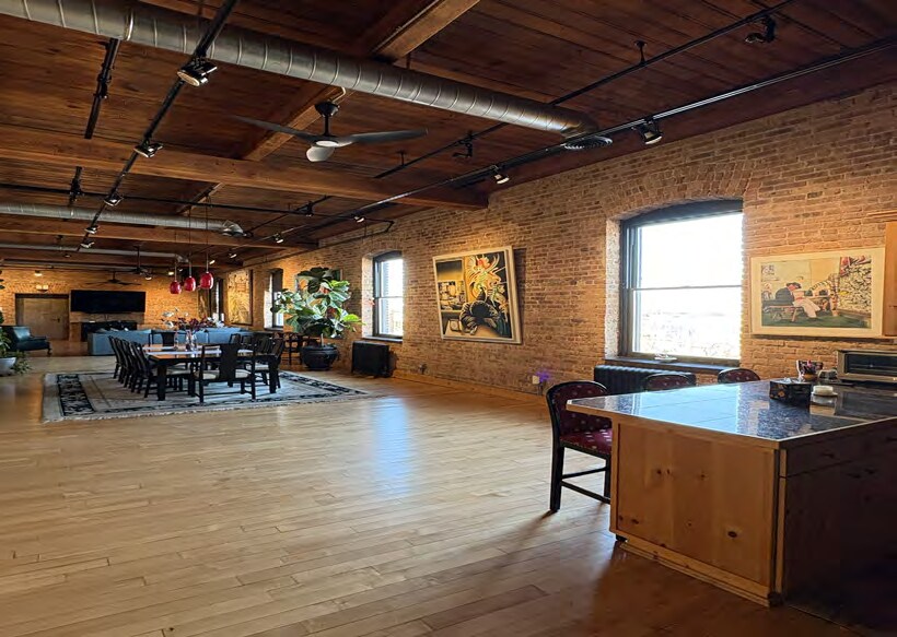 More Photos Of 3636 S Iron St, Chicago Light Distribution For Sale