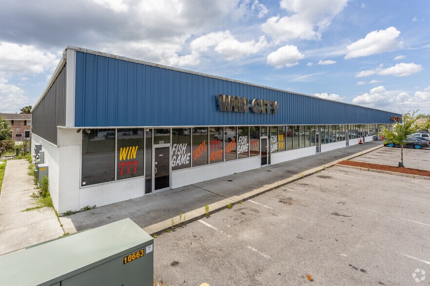 More Photos Of 10663 Monaco Dr, Jacksonville Storefront For Lease