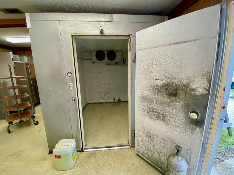 More Photos Of 2401 Port Neches Ave, Port Neches Restaurant For Sale