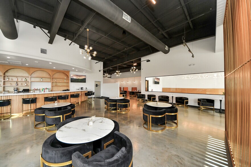 More Photos Of 30625 Kingsland Blvd, Brookshire Storefront For Sale