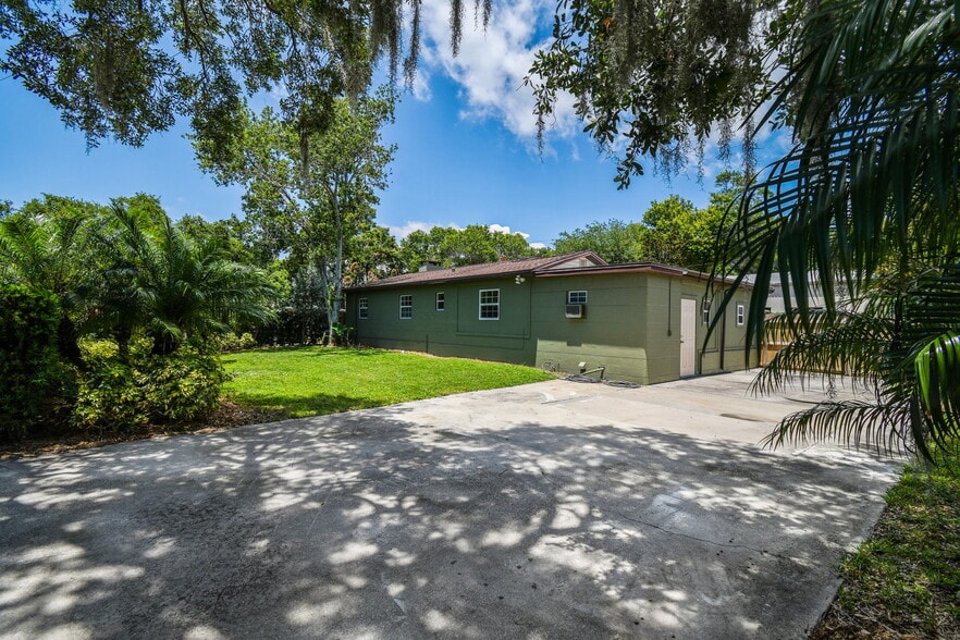 More Photos Of 883 South Wind Ln, Largo Industrial For Sale