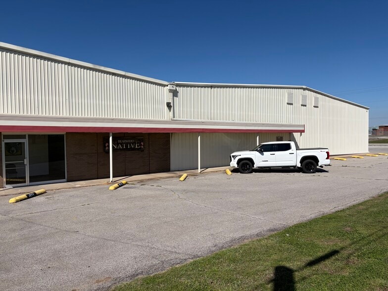 More Photos Of 3248 N Sheridan Rd, Tulsa Warehouse For Sale