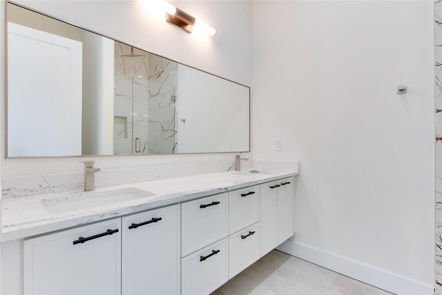 More Photos Of 4206 Cabell Dr, Dallas Apartments For Sale