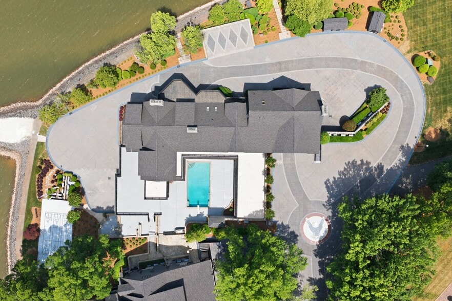 More Photos Of 9715 Nine Eagles Ln, Charlotte Specialty For Sale
