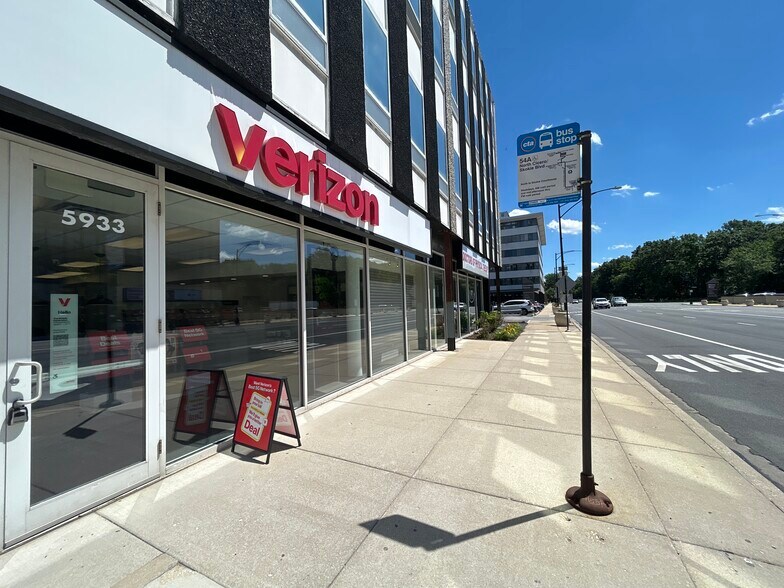 More Photos Of 4747 W Peterson Ave, Chicago Office For Lease
