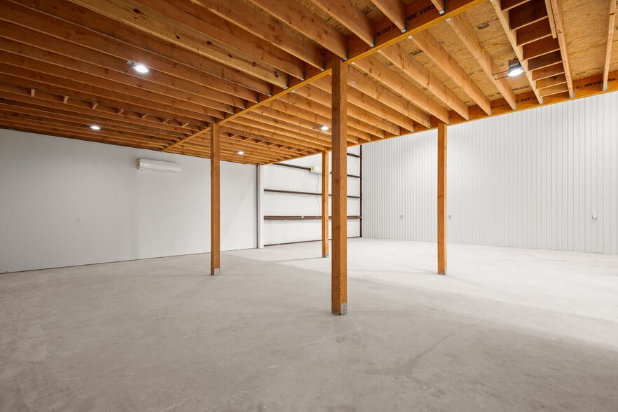 More Photos Of 10020 Darden Hill Rd, Austin Light Distribution For Lease