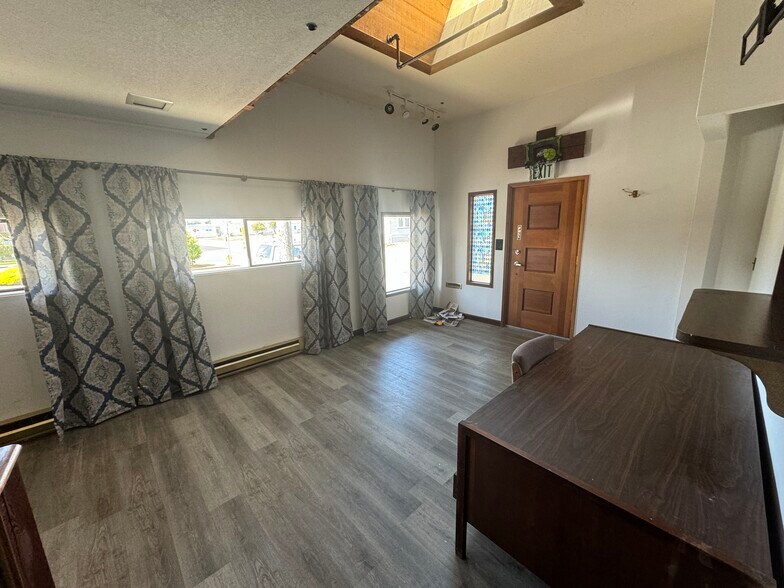 More Photos Of 495 H St, Crescent City Freestanding For Sale