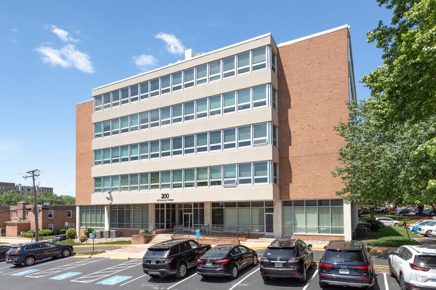 More Photos Of 200 Little Falls St, Falls Church Office For Lease