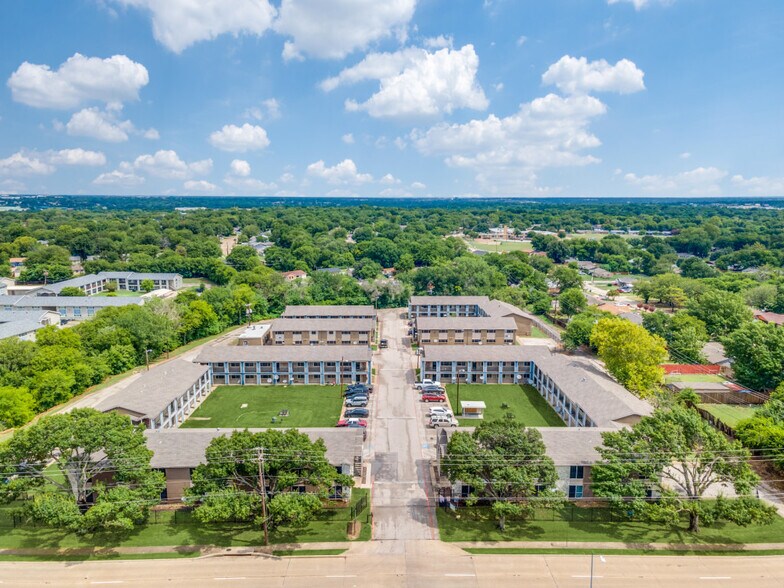 More Photos Of 911 W Wheatland Rd, Dallas Apartments For Sale