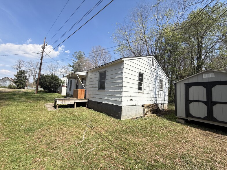 More Photos Of 3004 Rent Rd, Yadkinville Multifamily For Sale