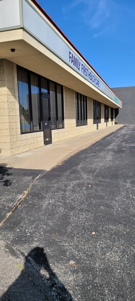 More Photos Of 5420 Northwest Radial Hwy, Omaha General Retail For Lease