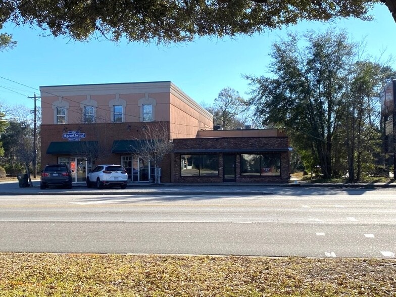 Primary Photo Of 139 N Main St, Summerville Storefront For Lease