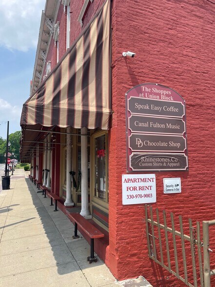 More Photos Of 128-142 N Canal St, Canal Fulton Storefront Retail Residential For Lease