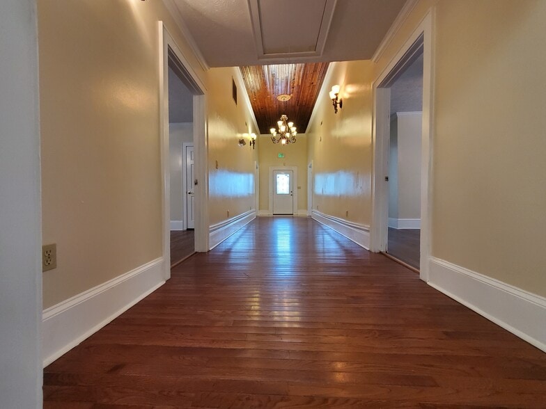 More Photos Of 309 Macon St, McDonough Office Residential For Lease