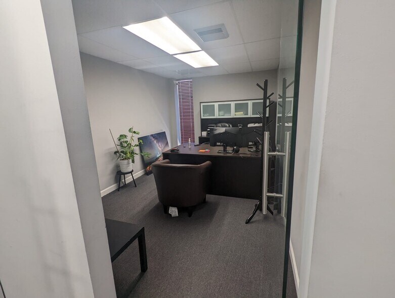 More Photos Of 2131 Hollywood Blvd, Hollywood Office Residential For Lease