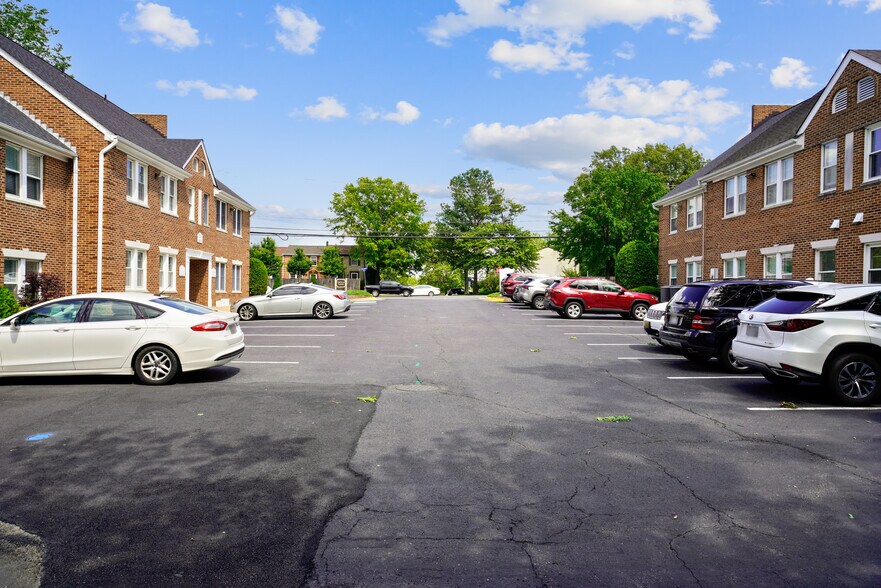 More Photos Of 2102 Gallows Rd, Vienna Medical For Lease