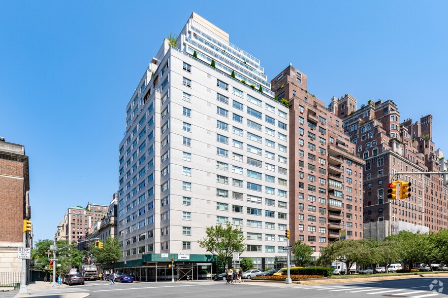Primary Photo Of 700 Park Ave, New York Apartments For Sale
