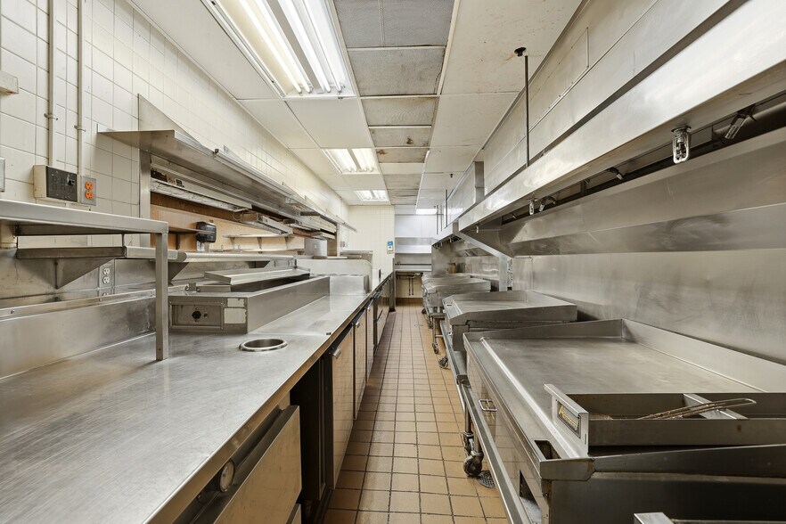 More Photos Of 143 Division St, Stevens Point Restaurant For Sale