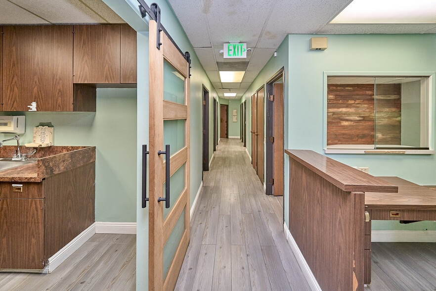 More Photos Of 8737 Beverly Blvd, West Hollywood Medical For Sale