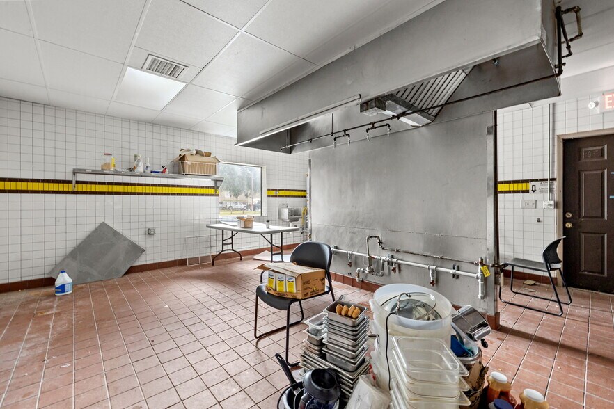 More Photos Of 4917 Gall Blvd, Zephyrhills Storefront Retail Office For Sale