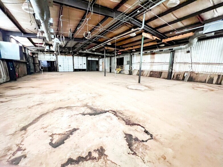 More Photos Of 1409 E Highway 350, Big Spring Industrial For Sale