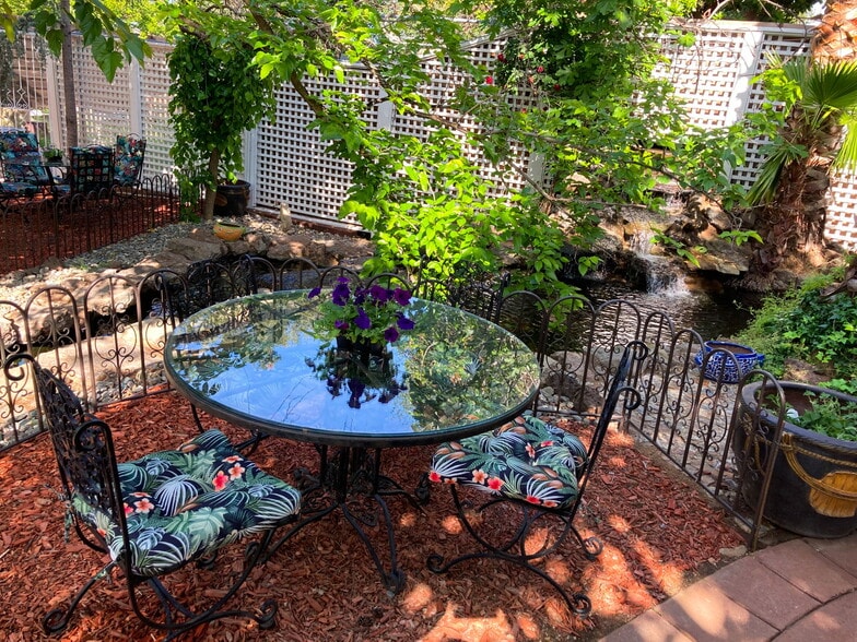More Photos Of 870 Hartnell Ave, Redding Garden Center For Sale