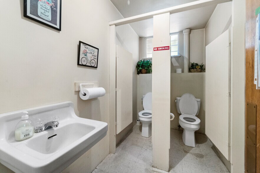 More Photos Of 2927 W Pikes Peak Ave, Colorado Springs Religious Facility For Sale