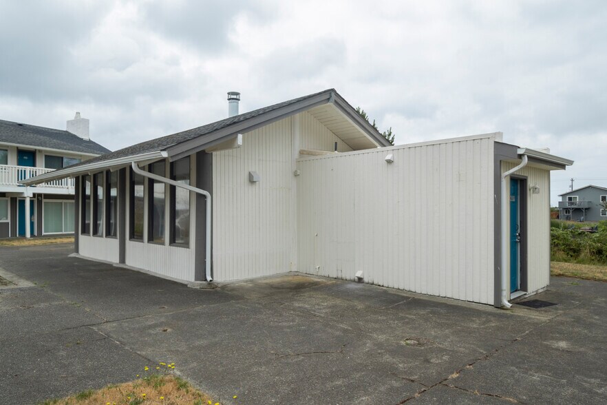 More Photos Of 1031 Discovery Ave SE, Ocean Shores Apartments For Sale