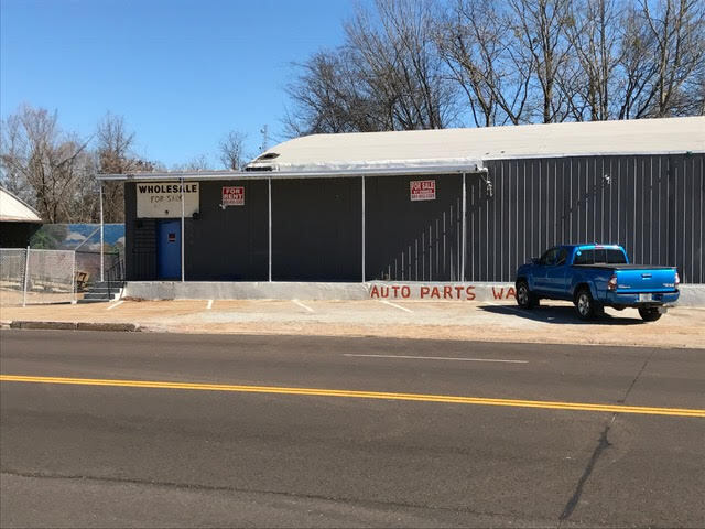 More Photos Of 950 S Gallatin St, Jackson Industrial For Lease