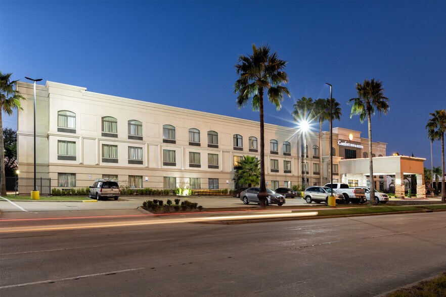 More Photos Of 11050 Southwest Fwy, Houston Hotel For Sale