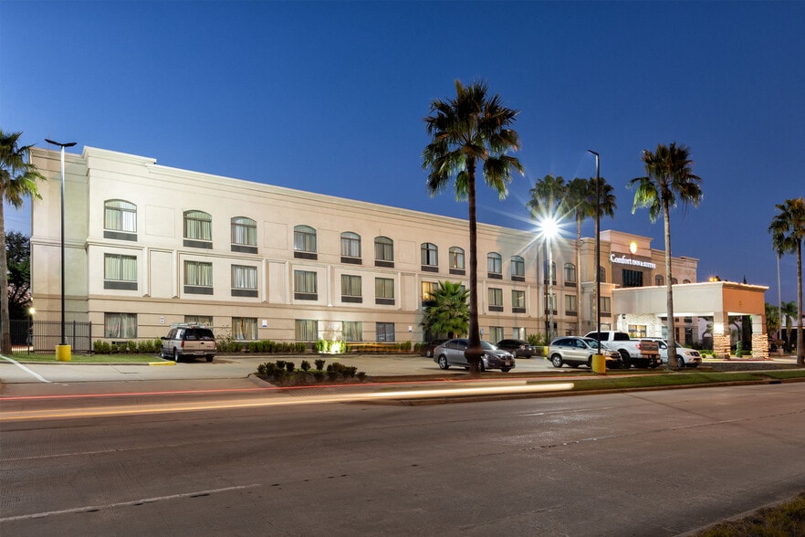 More Photos Of 11050 Southwest Fwy, Houston Hotel For Sale