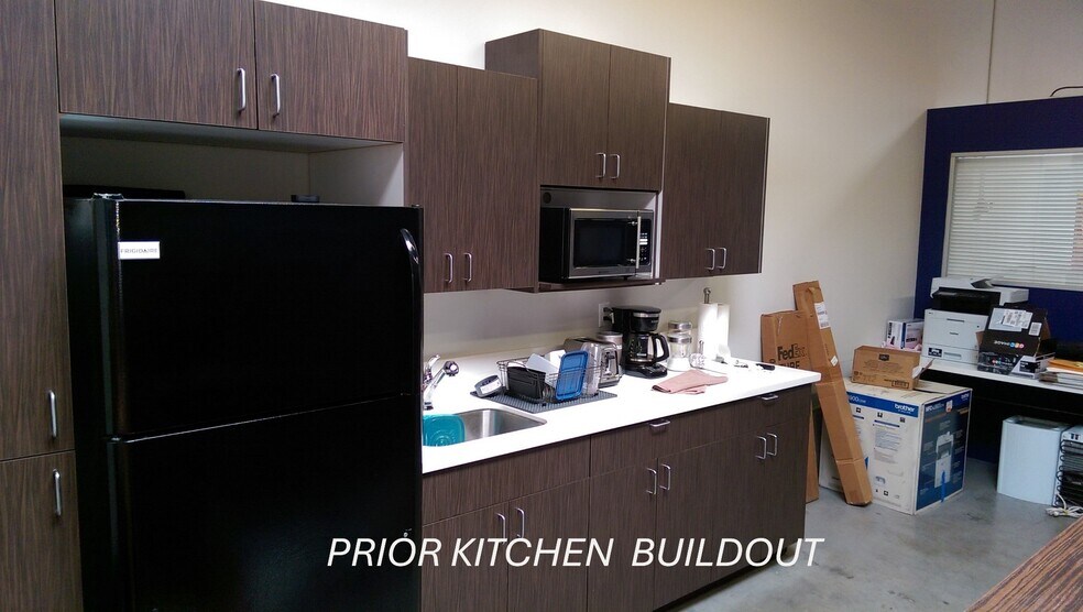 More Photos Of 1330 W 12th St, Los Angeles Flex For Lease