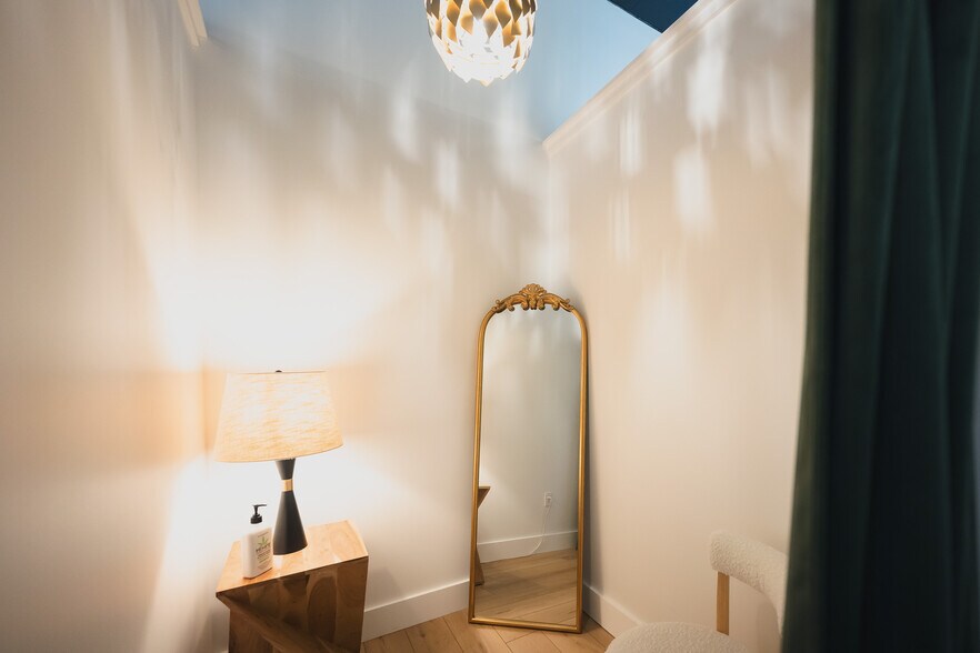 More Photos Of 4430 W Jonathan Moore Pike, Columbus Office Residential For Lease