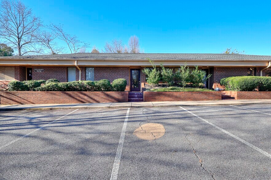More Photos Of 11205 Alpharetta Hwy, Roswell Office Residential For Lease