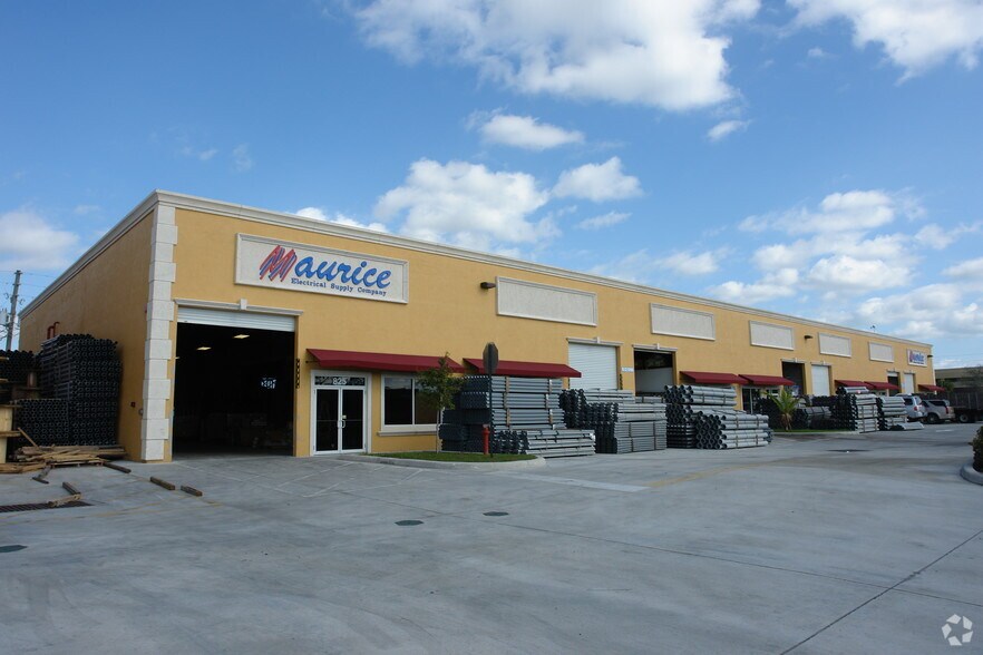 Primary Photo Of 853 SW Enterprise Way, Stuart Warehouse For Lease