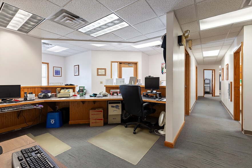 More Photos Of 525 Eastern Ave, Augusta Office For Sale