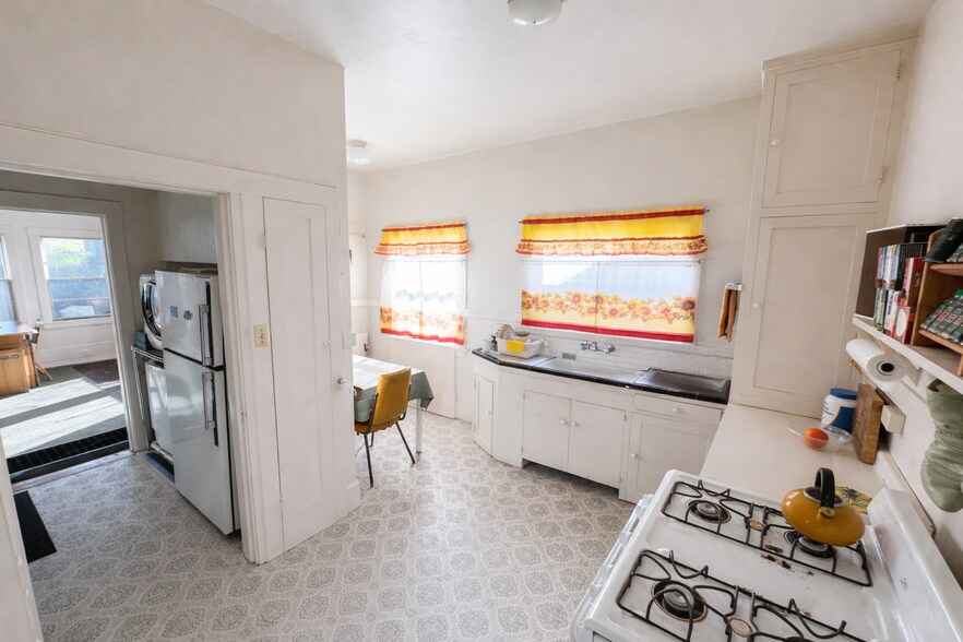 More Photos Of 6100 Chabot Rd, Oakland Multifamily For Sale