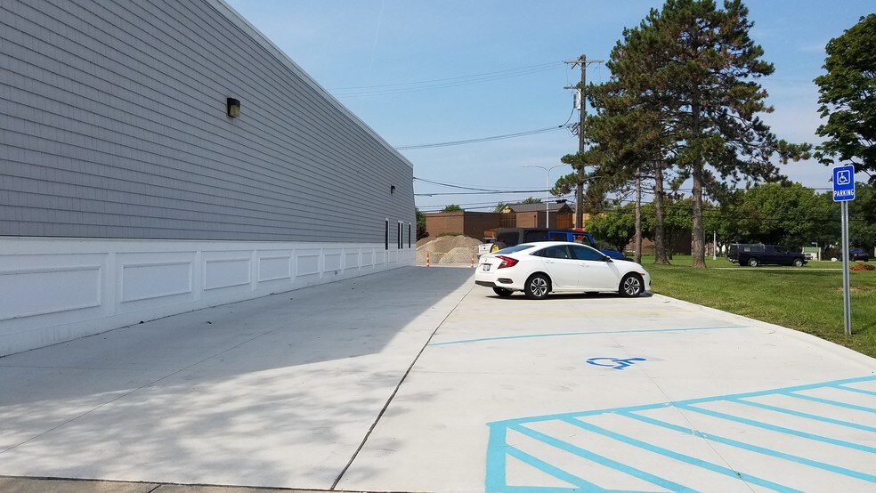 More Photos Of 2836 W Jefferson Ave, Trenton Office Residential For Lease