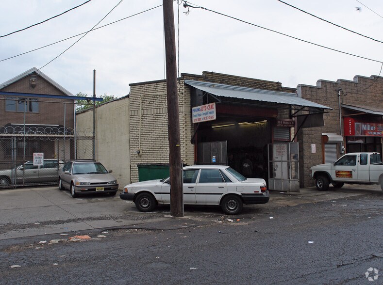 More Photos Of 195 Miller St, Newark Auto Repair For Sale