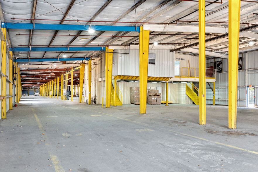 More Photos Of 3526-3530 Lang Rd, Houston Unknown For Lease