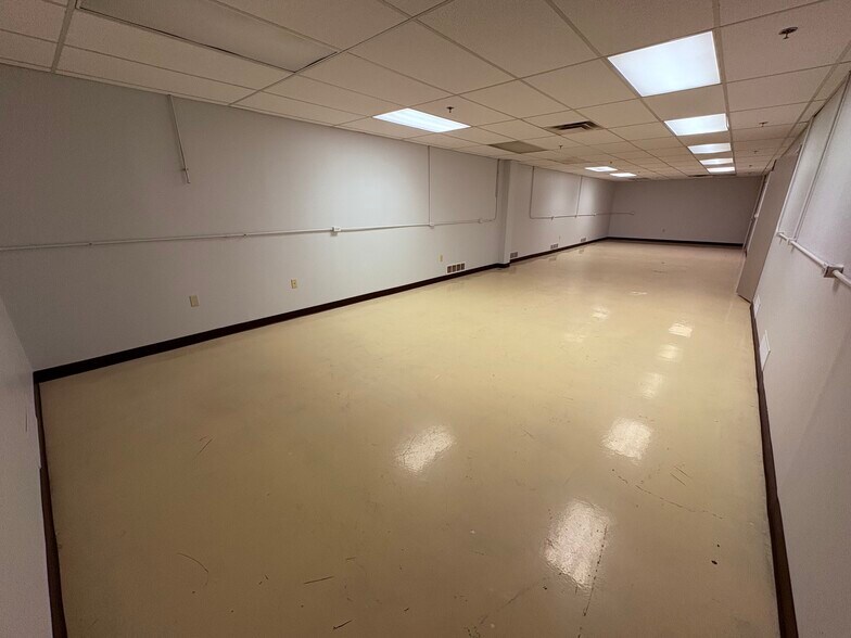 More Photos Of 1201 Cumberland Ave, West Lafayette Office For Lease